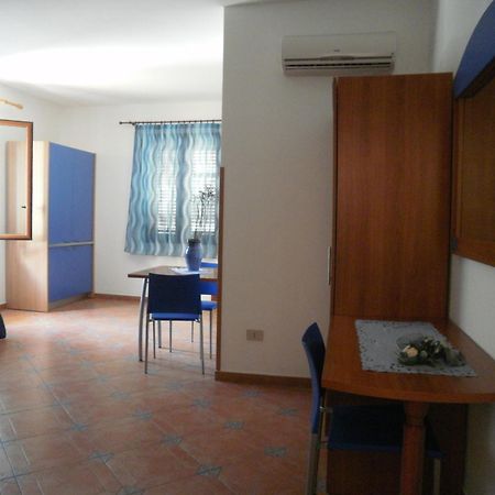 Aparthotel Sogni Nel Blu Isola di Ustica Habitación foto