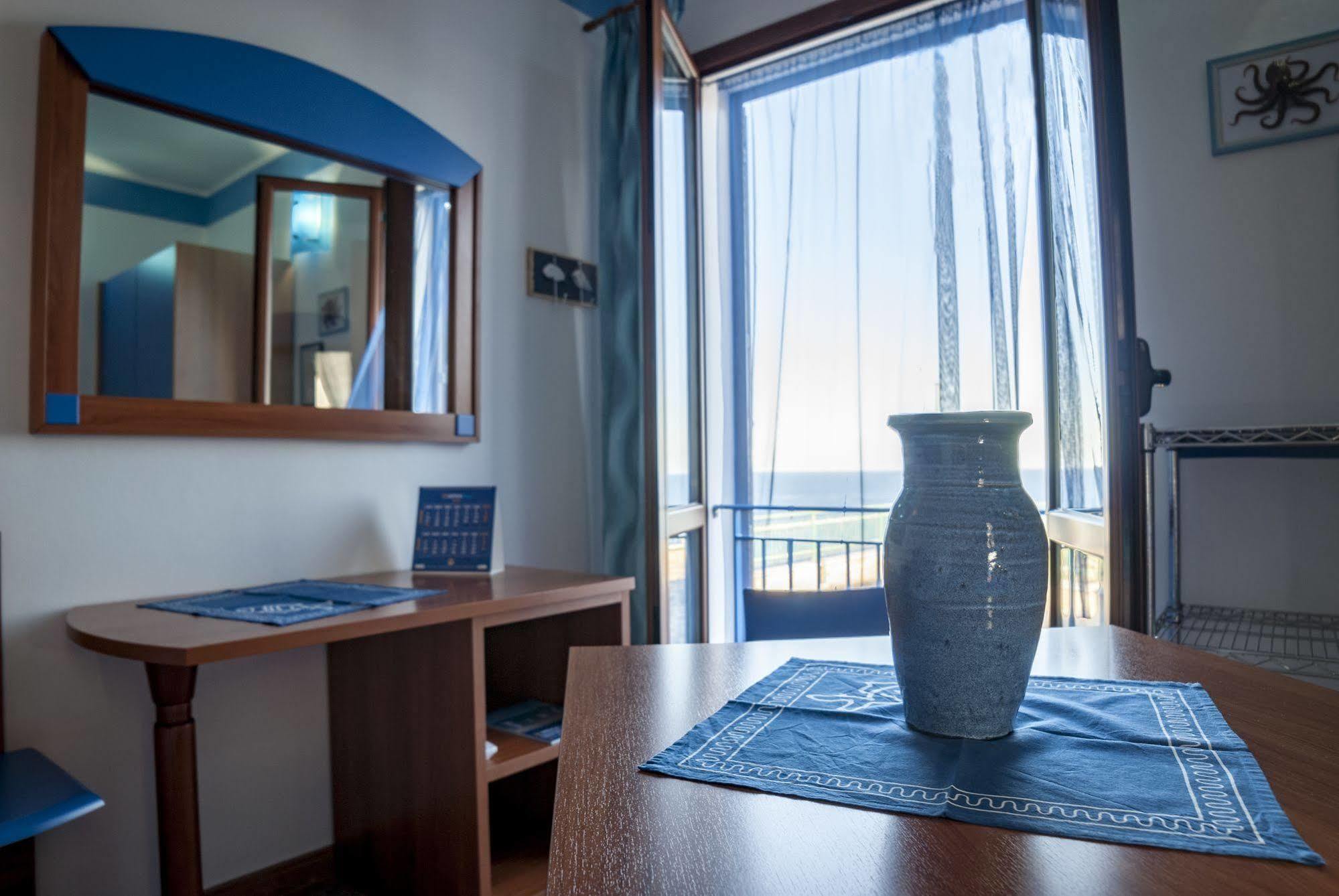 Aparthotel Sogni Nel Blu Isola di Ustica Exterior foto