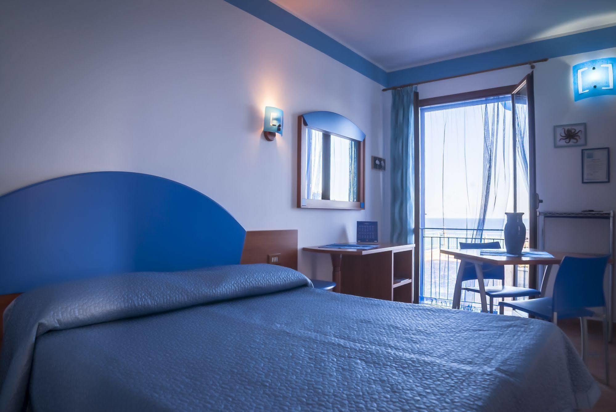 Aparthotel Sogni Nel Blu Isola di Ustica Exterior foto